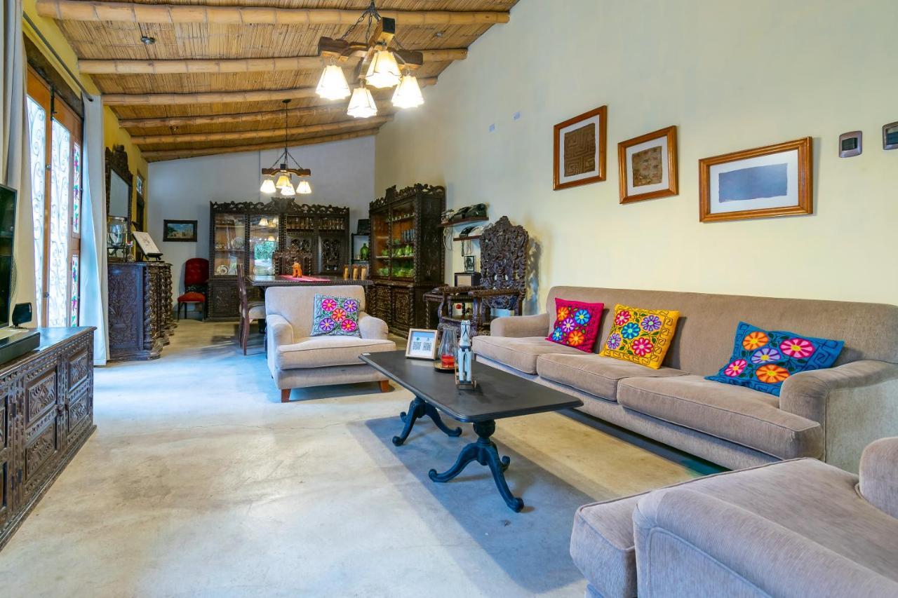 Luchy'S Country House Hostel Ика Екстериор снимка