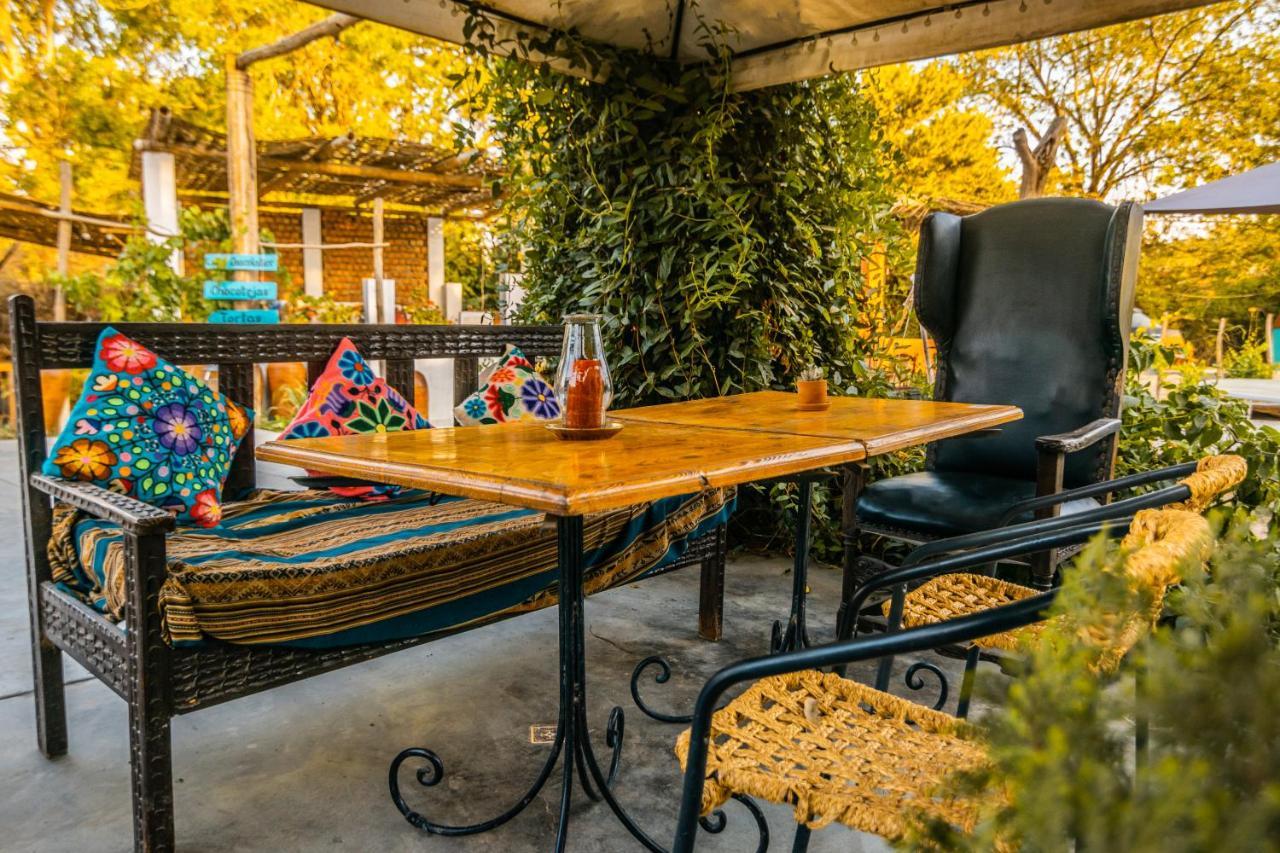 Luchy'S Country House Hostel Ика Екстериор снимка