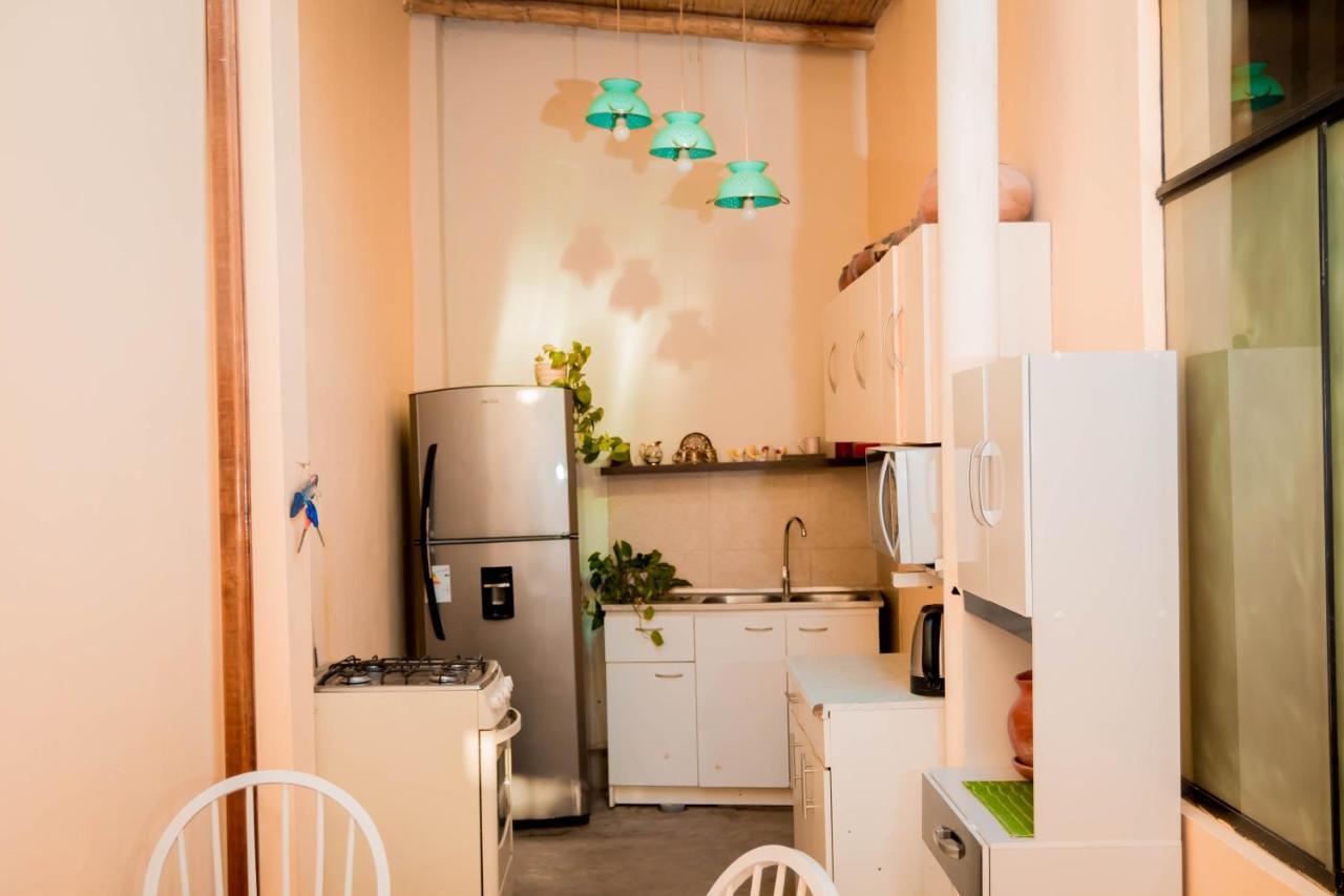 Luchy'S Country House Hostel Ика Екстериор снимка