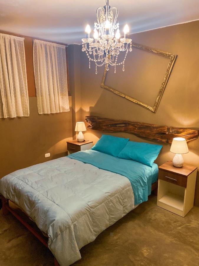 Luchy'S Country House Hostel Ика Екстериор снимка